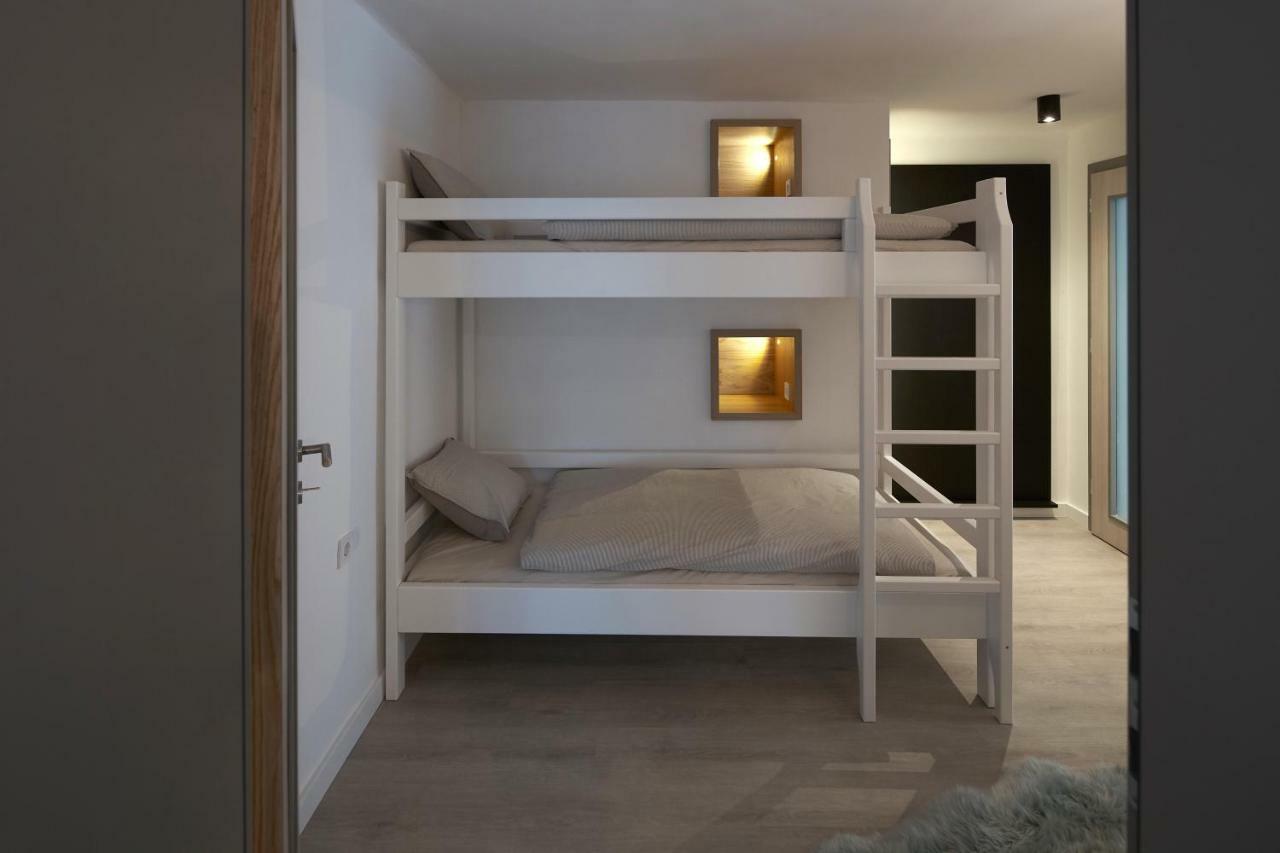 7Domb Apartman Komló Exterior foto