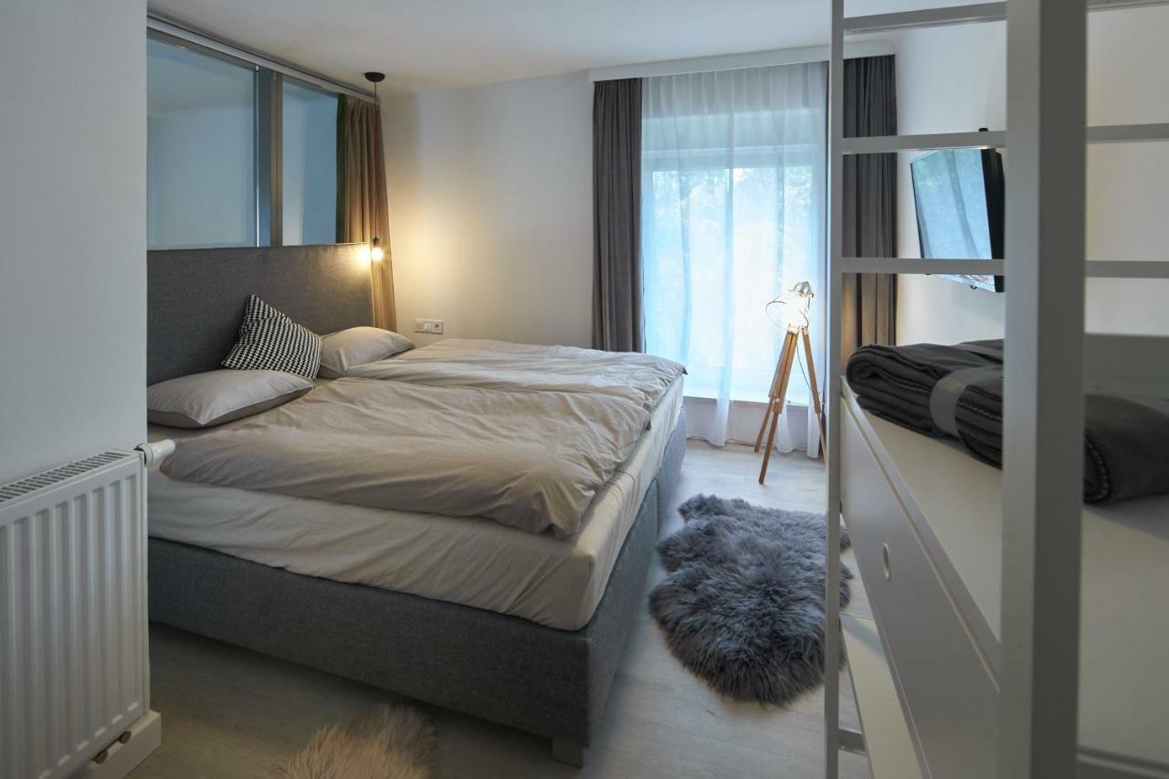 7Domb Apartman Komló Exterior foto